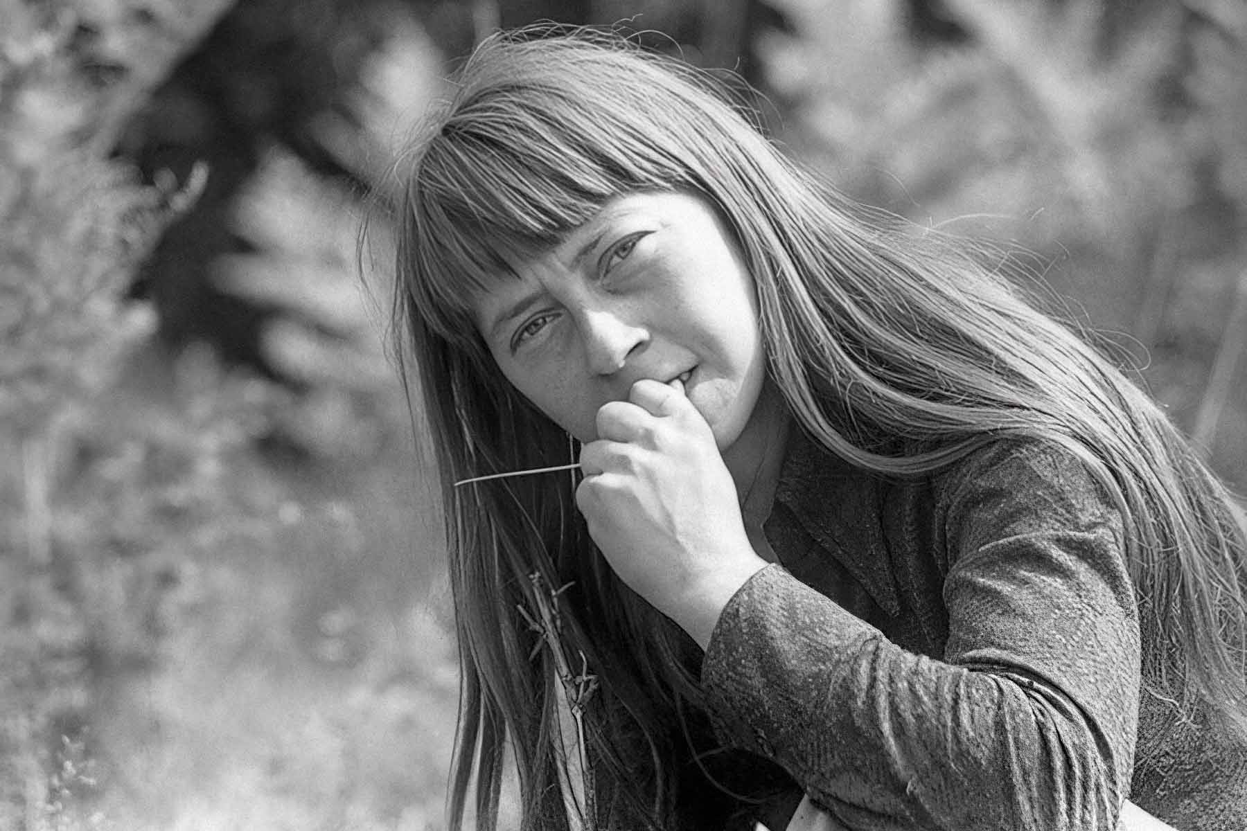 Simona Kossak w obiektywie swojego wieloletniego przyjaciela i współlokatora „Dziedzinki”, fotografa Lecha Wilczka.