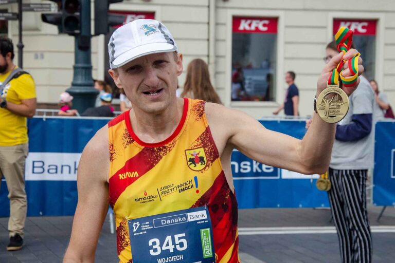 Wojciech Jaskuła podczas wileńskiego maratonu w 2019 r.