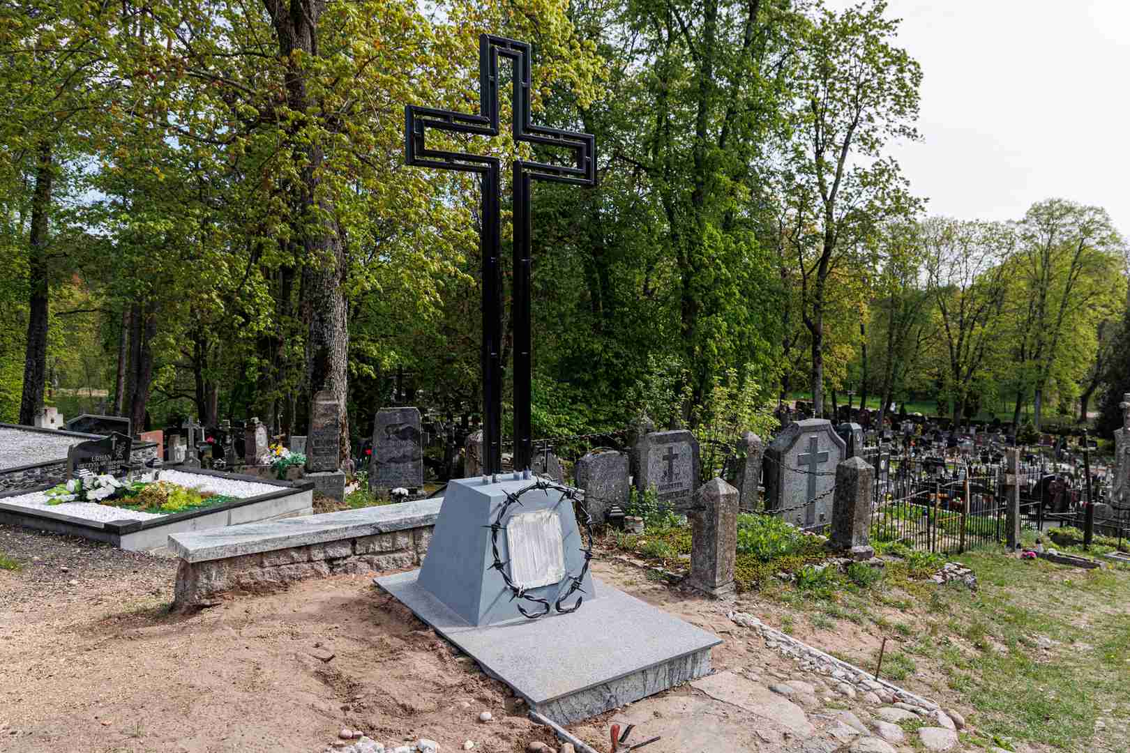 Pomnik Zesłańcom w Kalwarii Wileńskiej.