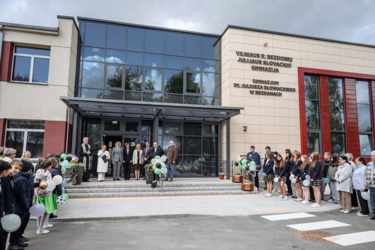 Dobudówka Gimnazjum im. Juliusza Słowackiego w Bezdanach.