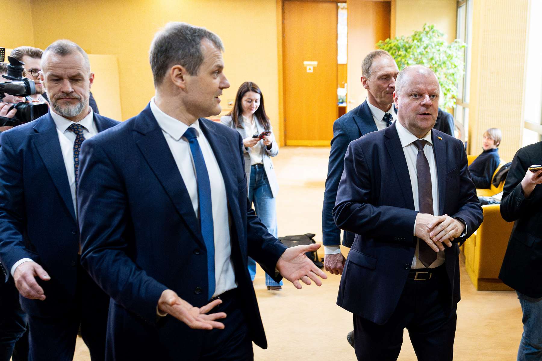G. Paluckas i S. Skvernelis.