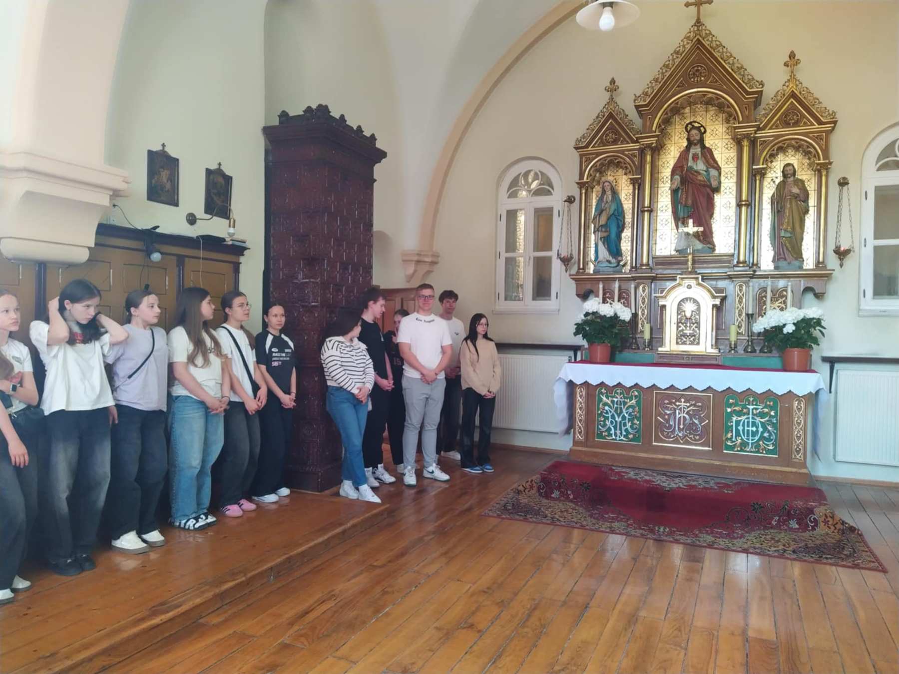Uczestnicy wycieczki zwiedzili sanktuarium św. Józefa i Klasztor Karmelitów Bosych.