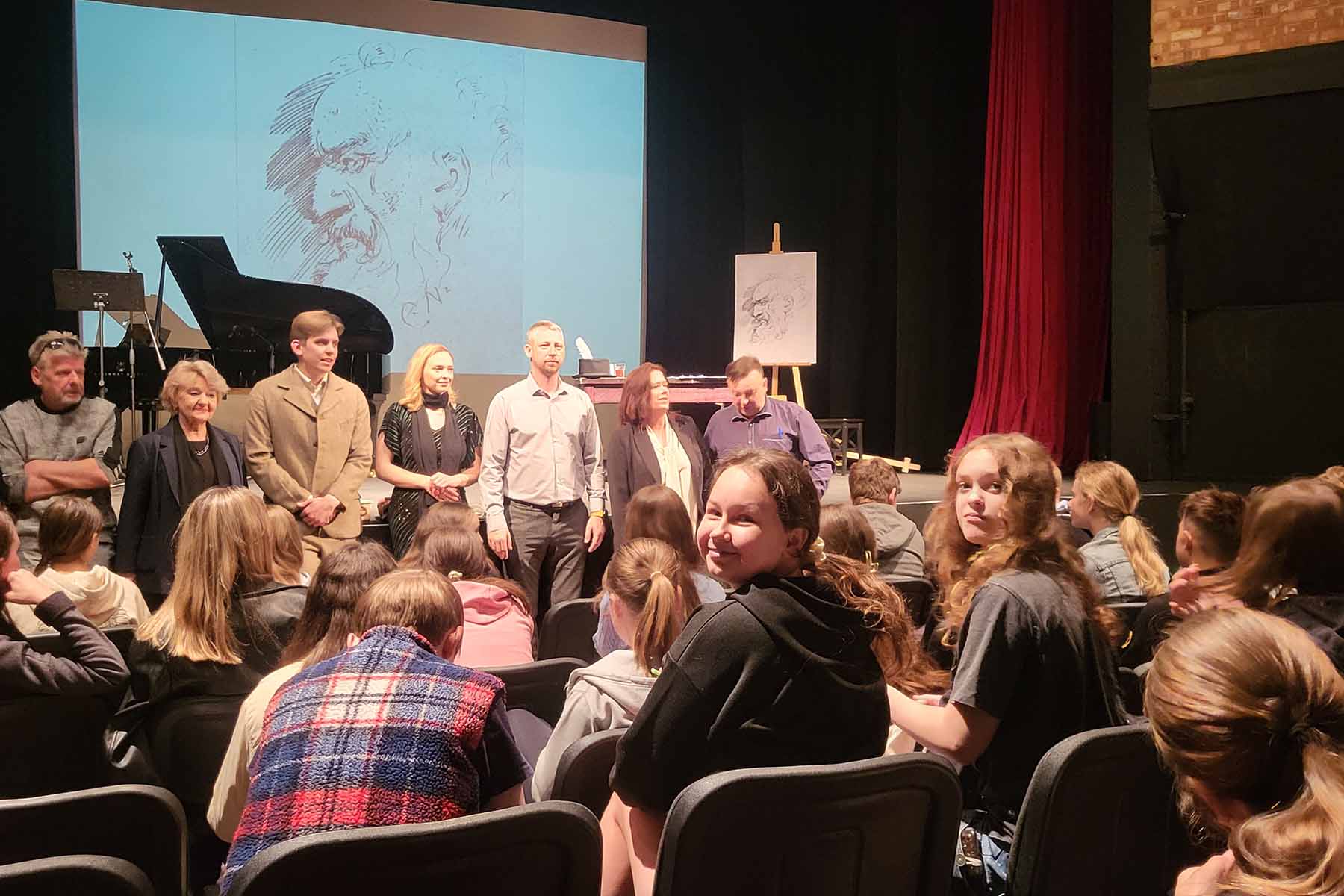 „Do Londynu, na finał Id Teatralnych, zostaliśmy zaproszeni przez Polski Ośrodek Społeczno-Kulturalny” – mówi Lila Kiejzik.