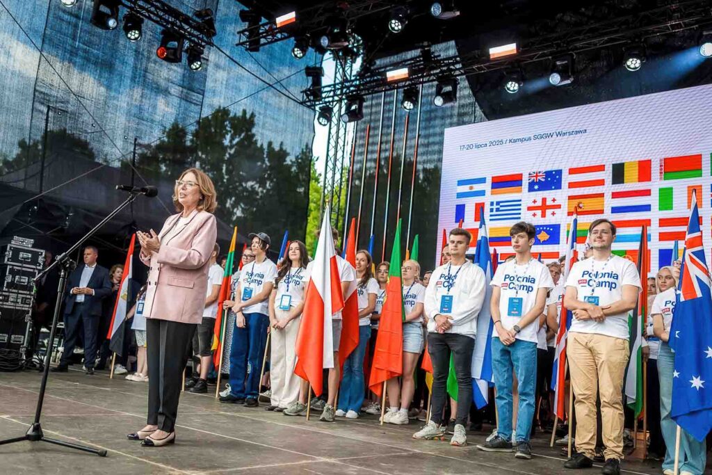 Polonia Camp 2025 odbył się pod patronatem marszałek Senatu RP Małgorzaty Kidawy-Błońskiej, która poświęciła sporo czasu na spotkania z uczestnikami.