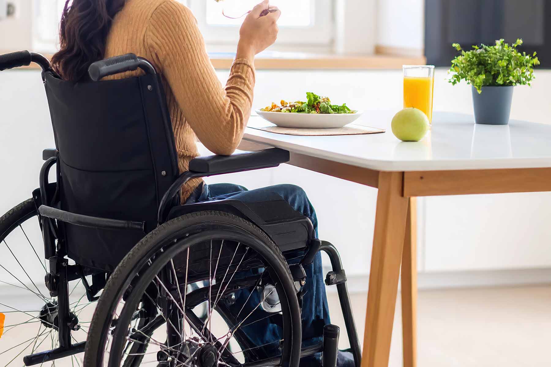 Nie wszystkie stołeczne restauracje są dostosowane do potrzeb osób z ograniczoną mobilnością ruchową.