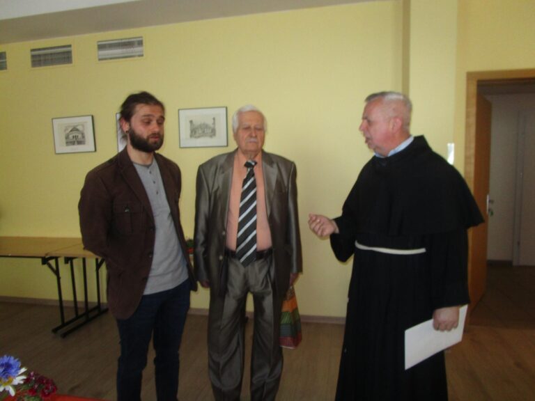 Prof. Stefan Biedronka, prof. Ryszard Kuźmo oraz o. Józef Makarczyk.