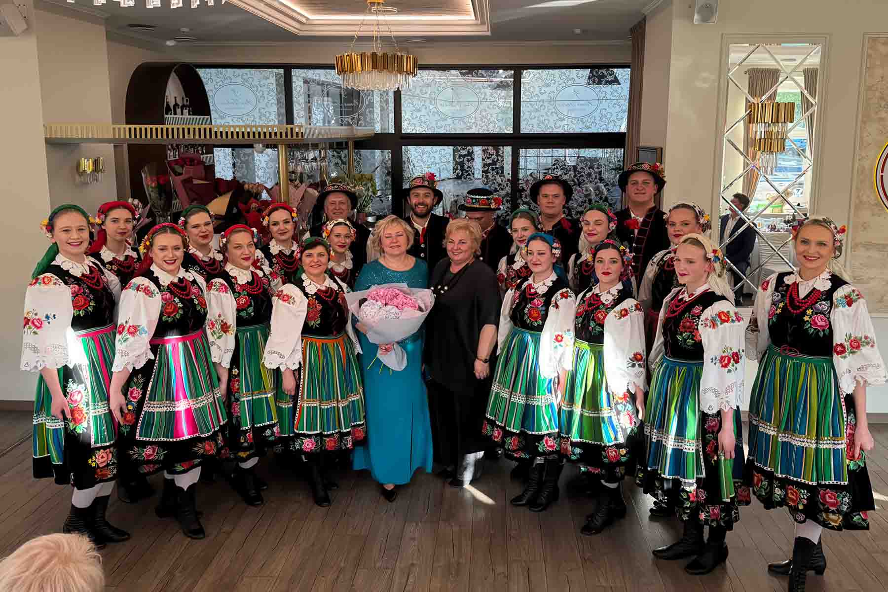 Na jubileuszu Krystyny Łapin wystąpił chór zespołu „Wilia”.