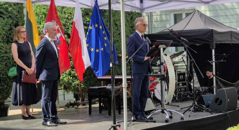 Głos zabierali wicemarszałek Sejmu RP Krzysztof Bosak i wiceminister MSZ Marek Prawda.