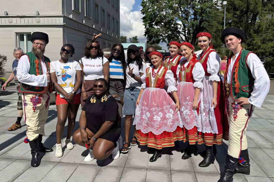 Zespół Pieśni i Tańca „Rudomianka” na Festiwalu Kultur w estońskim Parnu.