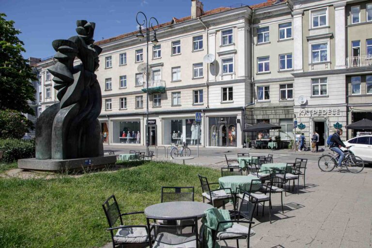 Dzisiejsza ulica Niemiecka stara się już nie pamiętać o trudnej przeszłości i żyje swoim nowym, współczesnym życiem.