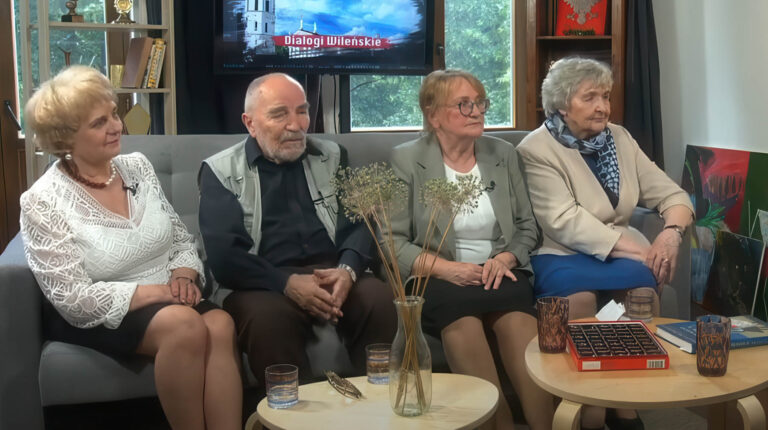 Chórzyści, weterani „Wilii” (od lewej): Krystyna Nausewicz, Wojciech Piotrowicz, Janina Biersiekierska i Krystyna Adamowicz.