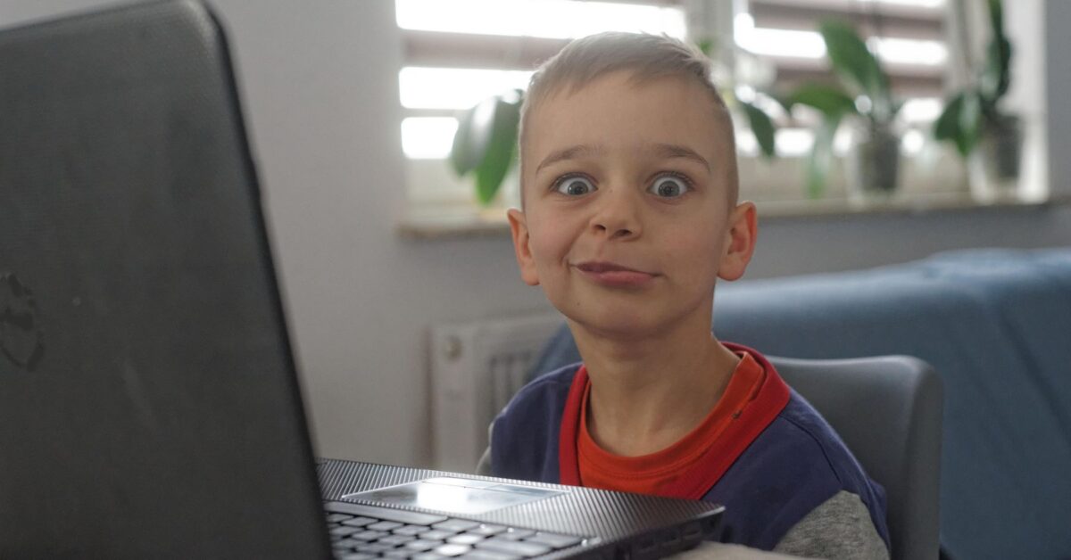 W trosce o czystszą i bezpieczniejszą przestrzeń online dla dzieci