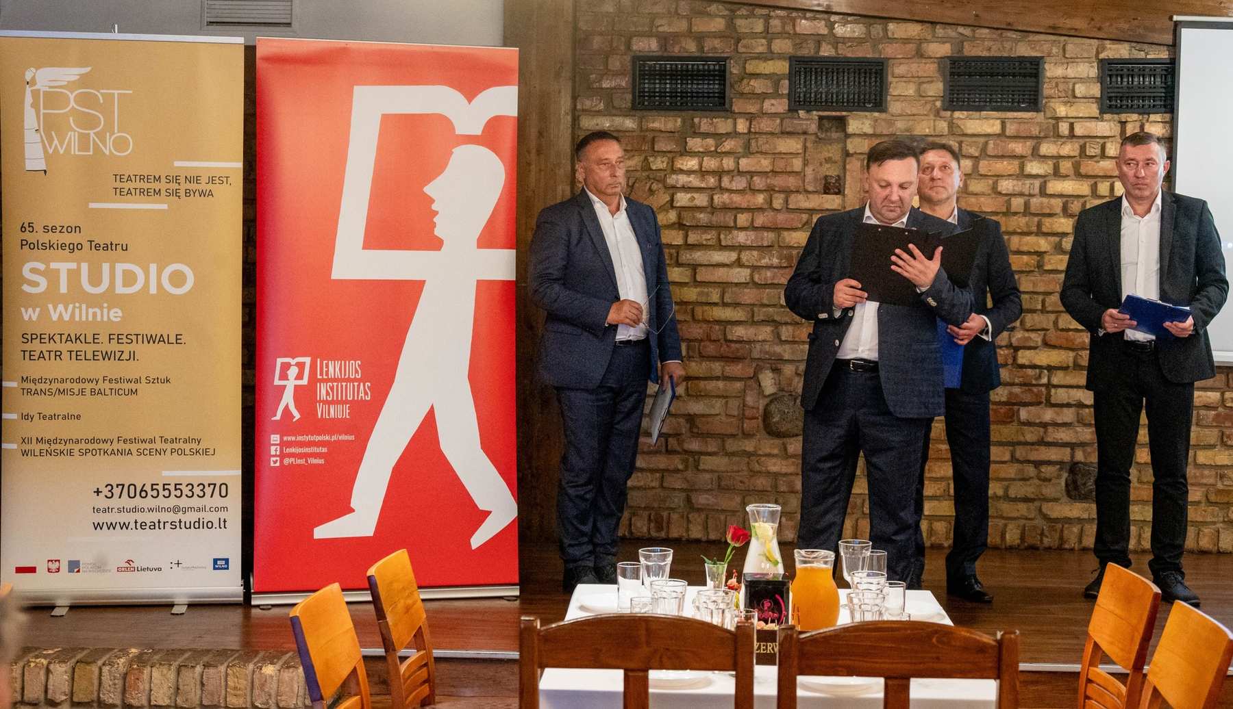 Aktorzy Polskiego Teatru „Studio” w Wilnie zaprezentowali fragmenty renesansowej tragedii autorstwa Jana Kochanowskiego „Odprawa posłów greckich”.