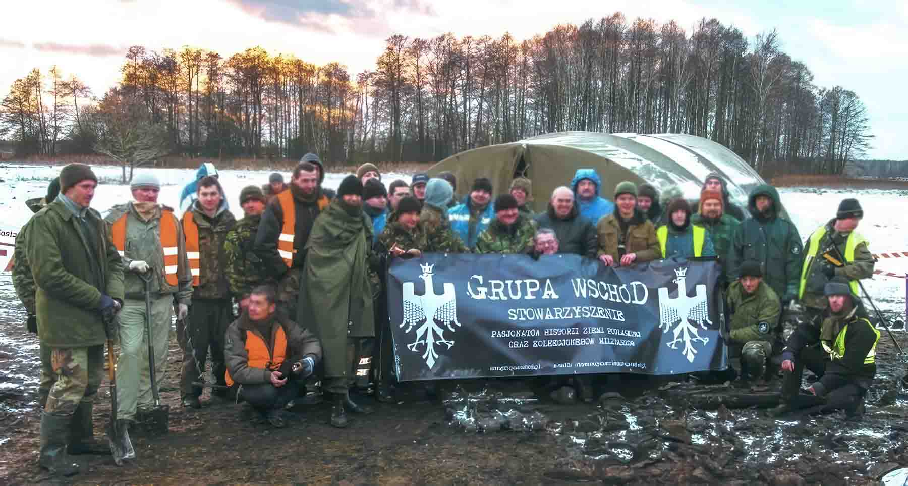 Grupa Wschód w zimowym plenerze.