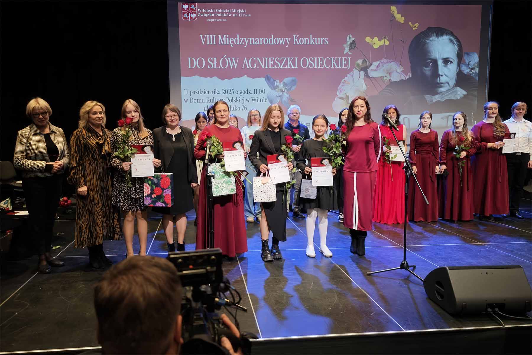 KULT-osiecka-2025-10-28 W tegorocznej edycji wzięło udział 12 uczestników — soliści i zespoły wokalne z Wilna, Wileńszczyzny oraz z zagranicy.