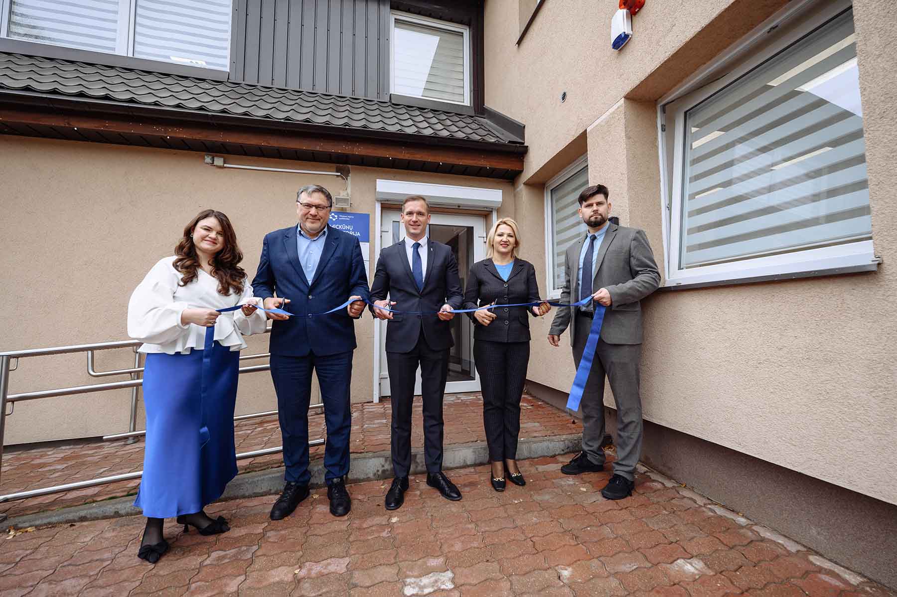 SAMORZAD-2025-10-30 Uroczyste otwarcie odnowionej przychodni w Mickunach, która mieszkańcom oferuje wysokiej jakości i dostępne usługi zdrowotne,