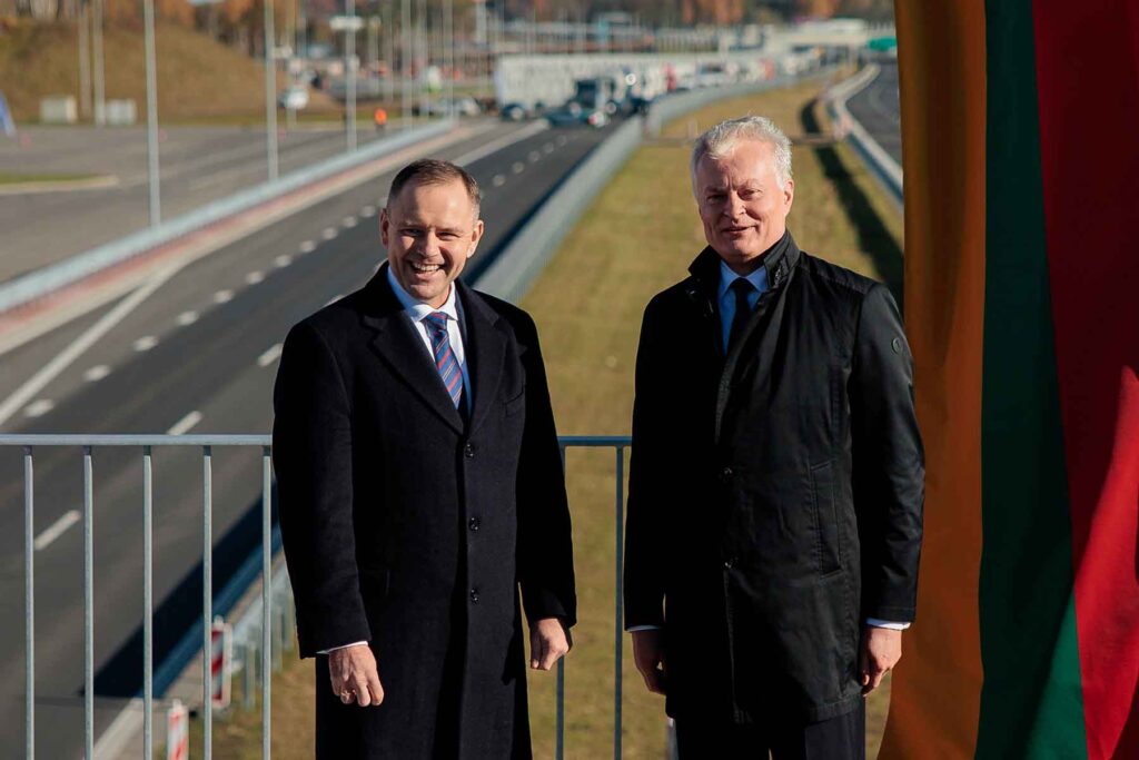 Prezydenci Polski i Litwy symbolicznie otwierają strategiczny odcinek Via Baltica na granicy obu krajów.