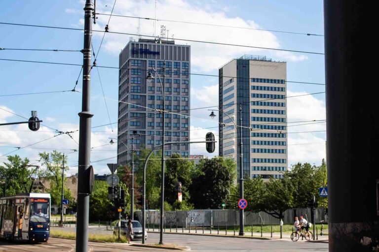 Czy Litwa ma szansę pozyskać PLLuM? Polskie AI zna język litewski, trwa wdrażanie w Łodzi