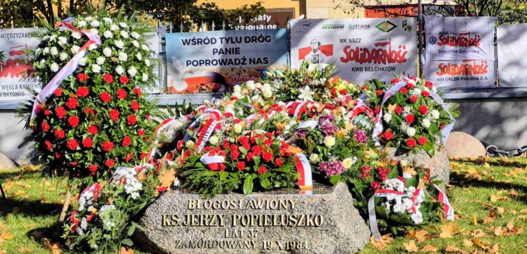 Warszawa, Żolibórz. Grób błogosławionego Jerzego Popiełuszki.