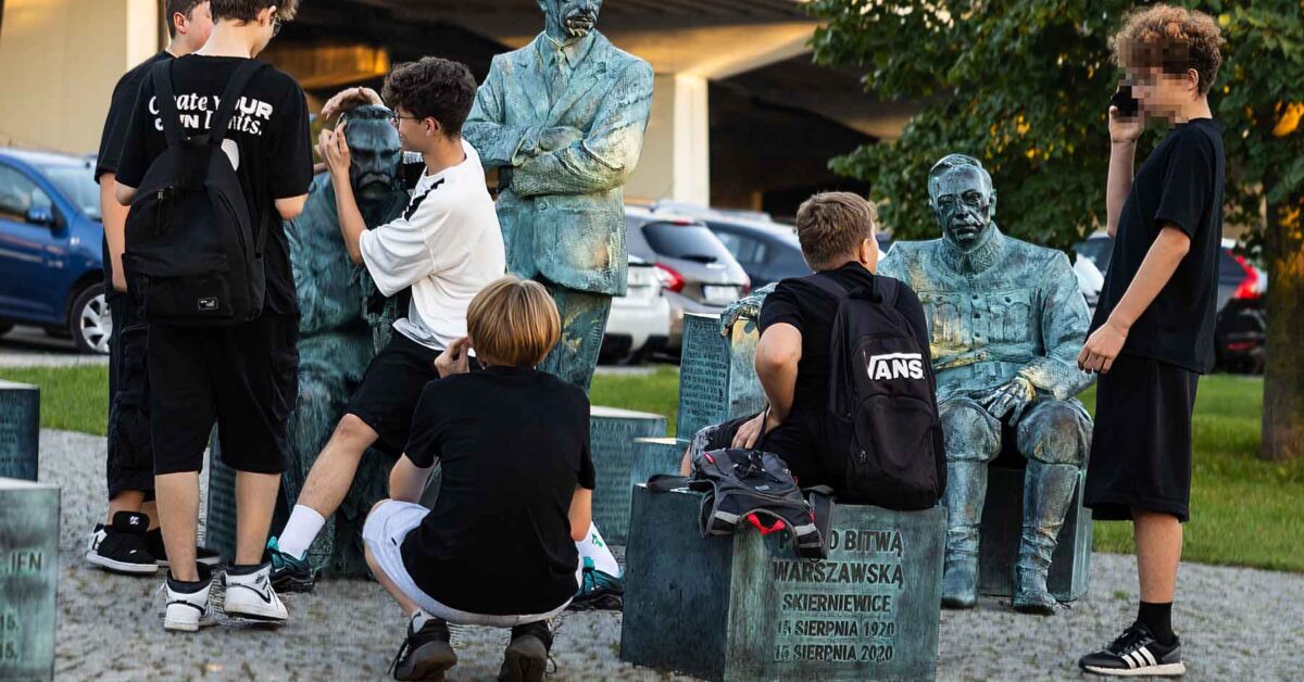 Wąs Ziuka to nie marketing. Bolesna historia Marszałkowego zarostu