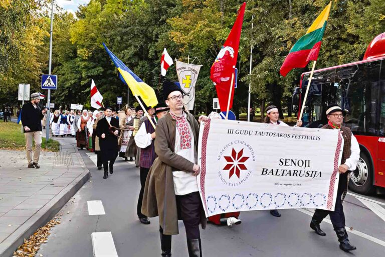 Pochód Białorusinów.