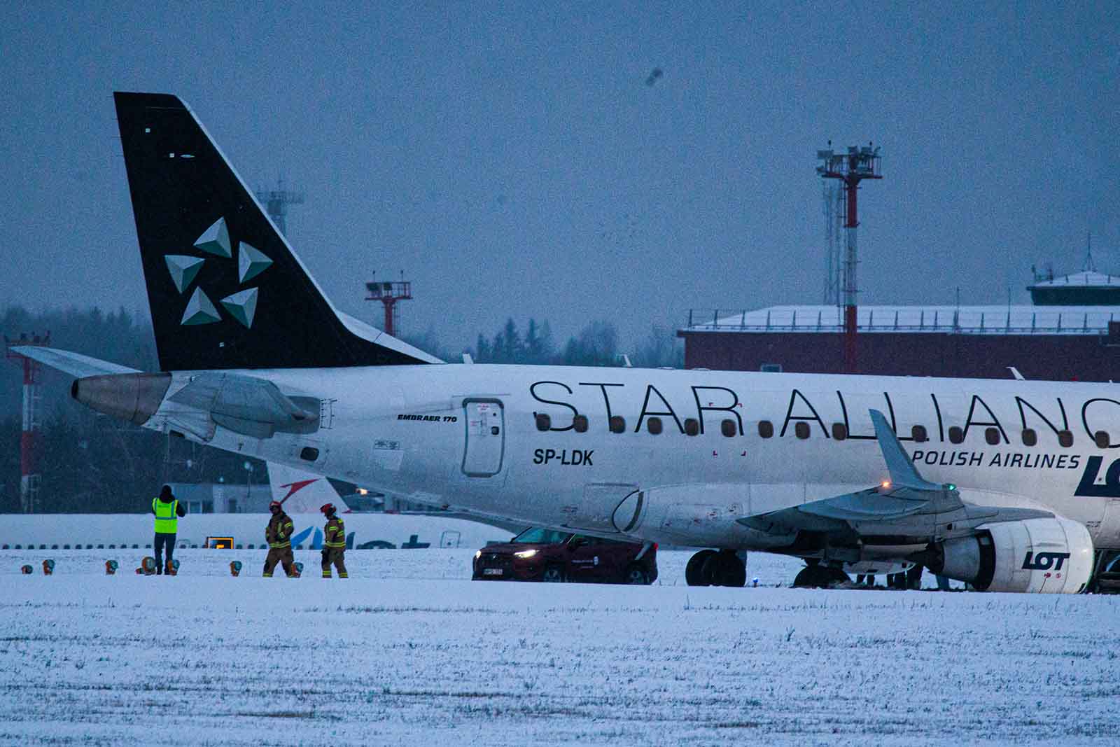 LOT-samolot-zima-wilno-2025-11-26