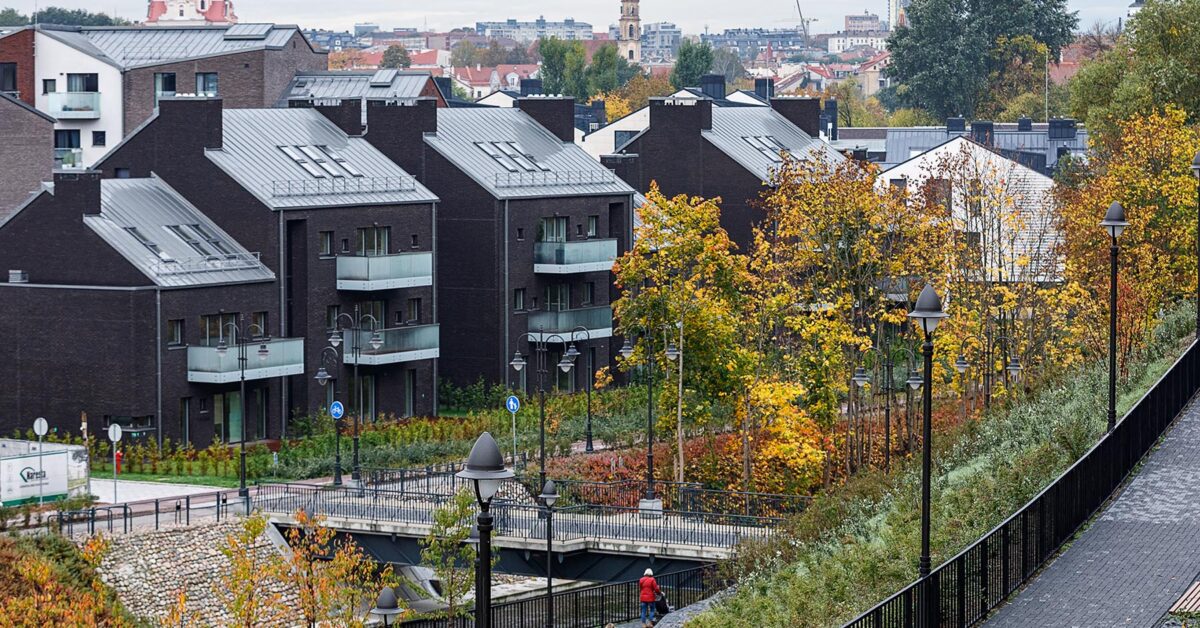 Stare budynki ustępują miejsca nowym: intensywny rozwój budownictwa w Wilnie