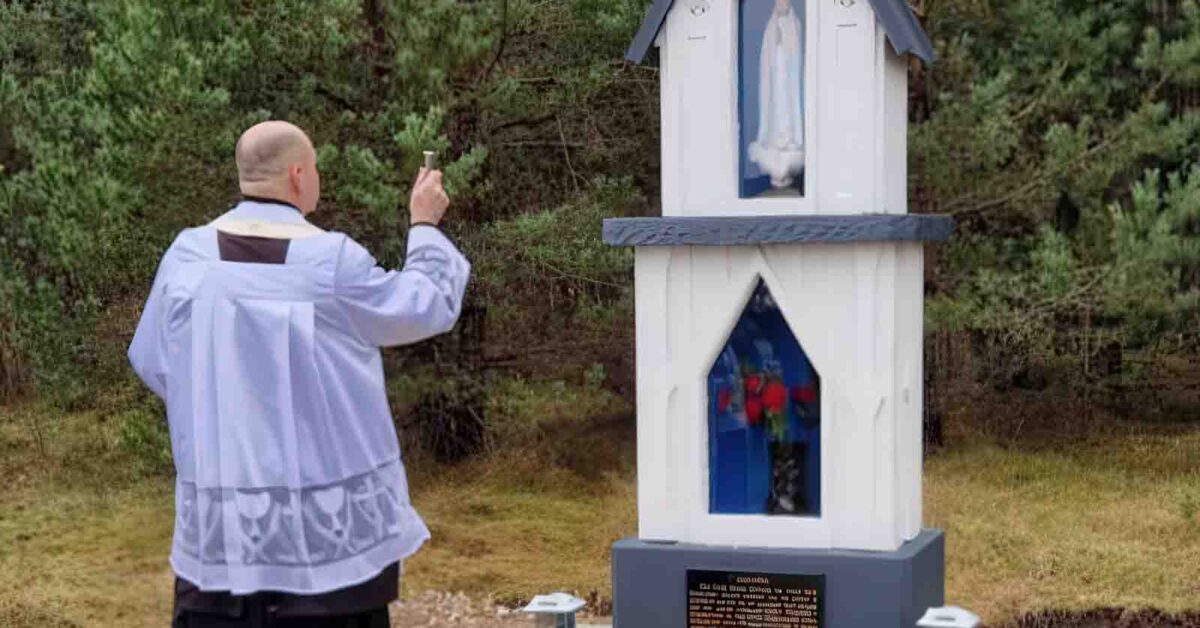 Podwójne święto w Popiszkach. Kapliczka przydrożna na szlaku Rudniki–Wilno