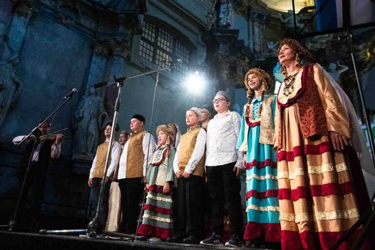 „Nasze pokolenie powoli odchodzi”. Rozmowa z Tatarem o Tatarach litewskich