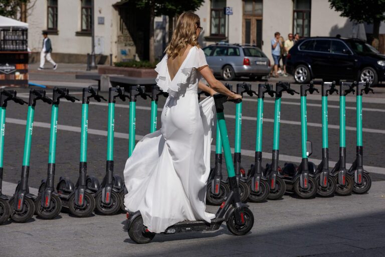 Nowy Rok – nowe prawidła. Rząd RL zatwierdził nowe surowe zasady dla „mikromobilnych”