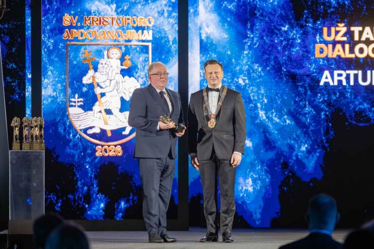 Artur Ludkowski statuetkę św. Krzysztofa otrzymał w uznaniu zasług na rzecz wzmacniania dialogu międzykulturowego.