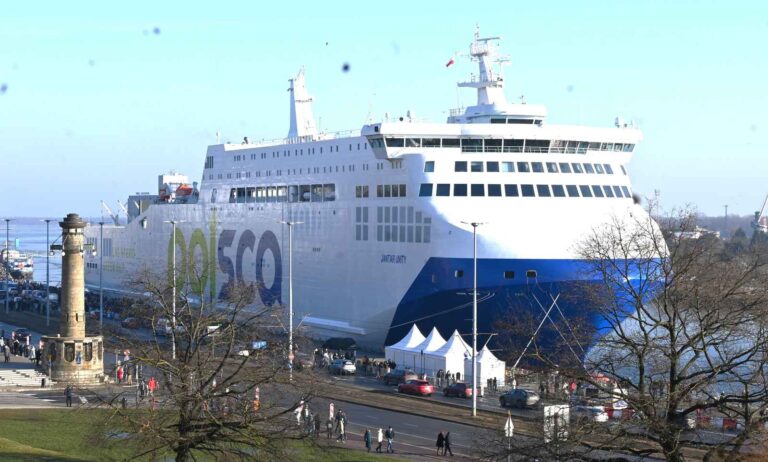 Prom „Jantar Unity”.