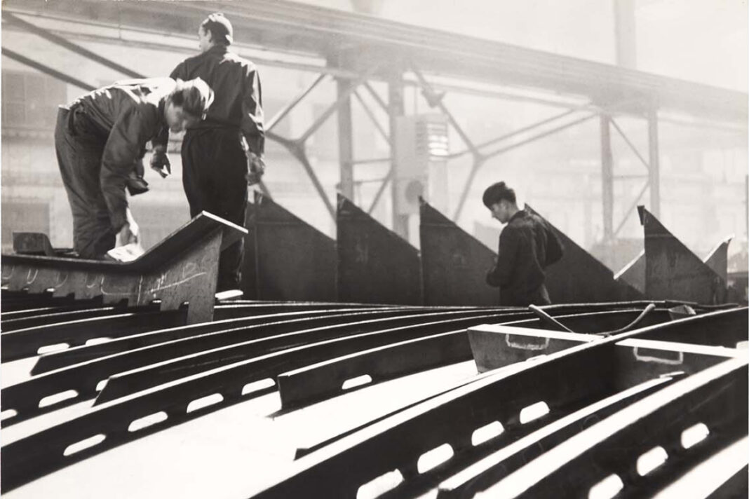 Gdynia-2026-02-07-1 „Geometria wykreślna” (tytuł autorski), Stocznia im. Komuny Paryskiej w Gdyni, 1963.