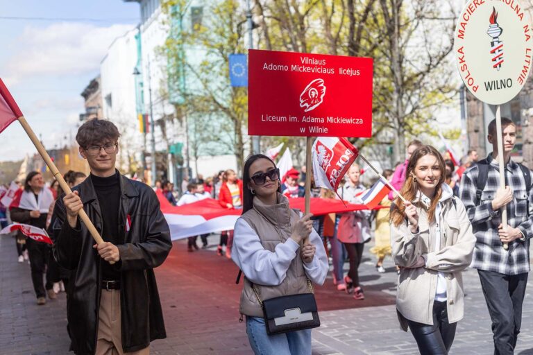 Czy Mickiewicz znał język litewski i jakiej był narodowości? Odpowiedzi udzielił on sam i jego dzieci