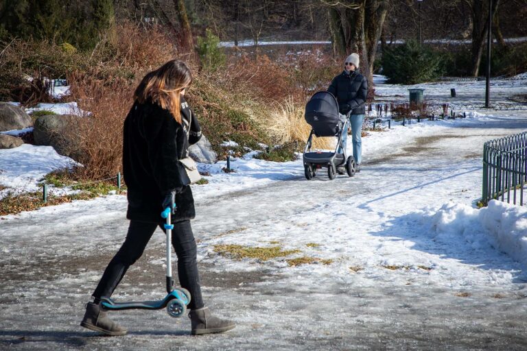 Prof. Grużewski: Musimy postawić na politykę prorodzinną