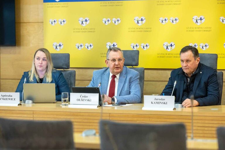 W Sejmie odbyła się konferencja prasowa nt. mniejszości narodowych i zwrotu ziemi.