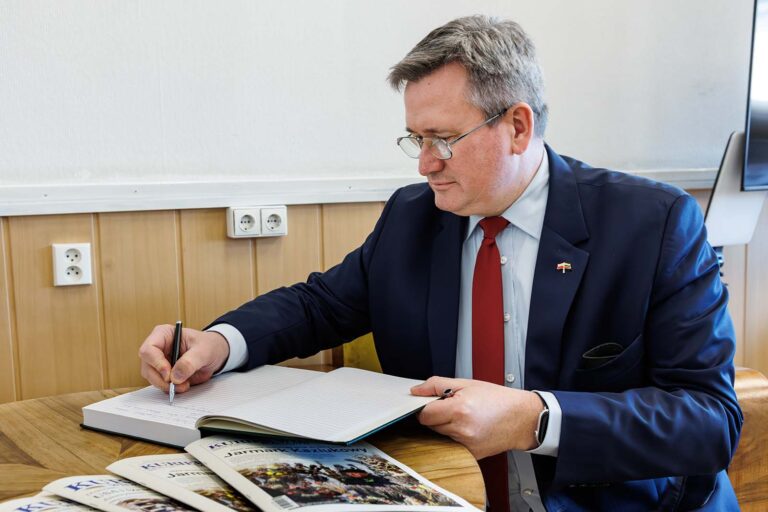 Wizyta chargé d’affaires Polski na Litwie w redakcji „Kuriera Wileńskiego”