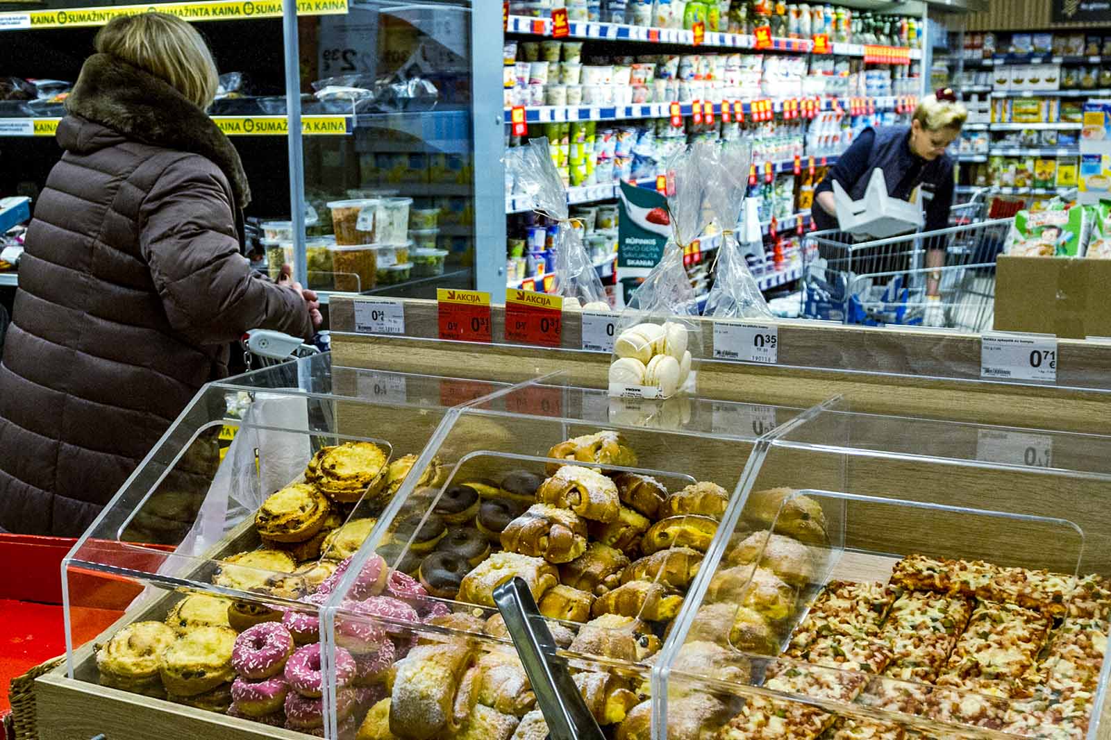 Sklep spożywczy.
