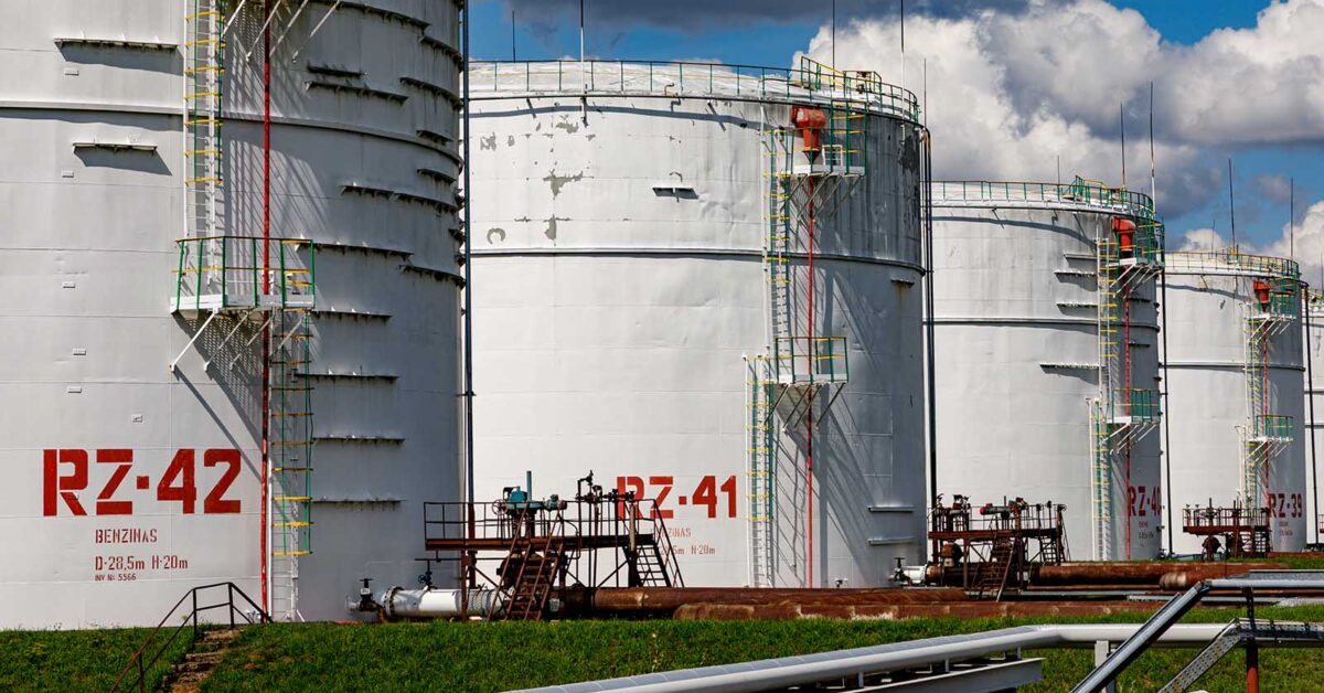 Paliwo na Litwie drożeje. W Polsce taniej, ale jechać po tankowanie nie opłaca się