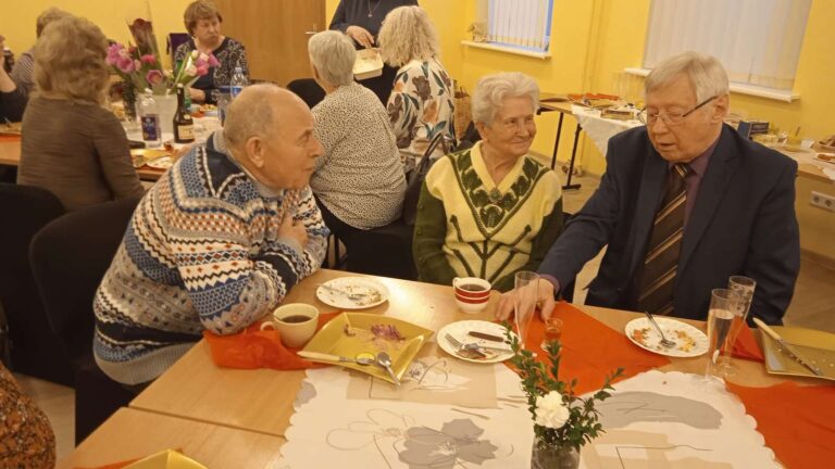 Autor publikacji w towarzystwie Józefy Łyczkowskiej i Władysława Wilejto podczas spotkania.