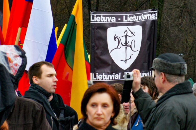 Incydent z 11 marca i hasło „Litwa dla Litwinów” stały się przyczyną dyskusji publicznej.