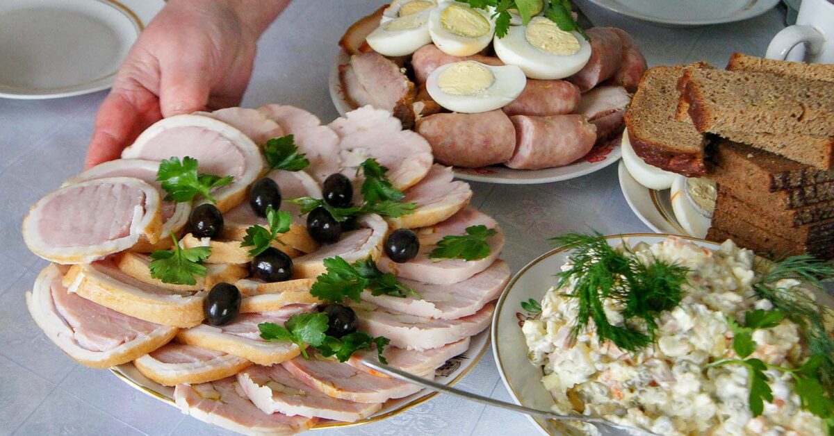 Świąteczny stół: jak nie marnować jedzenia i pomagać potrzebującym