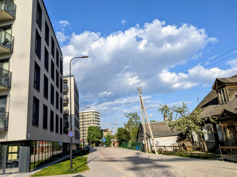 Blok wielomieszkaniowy.