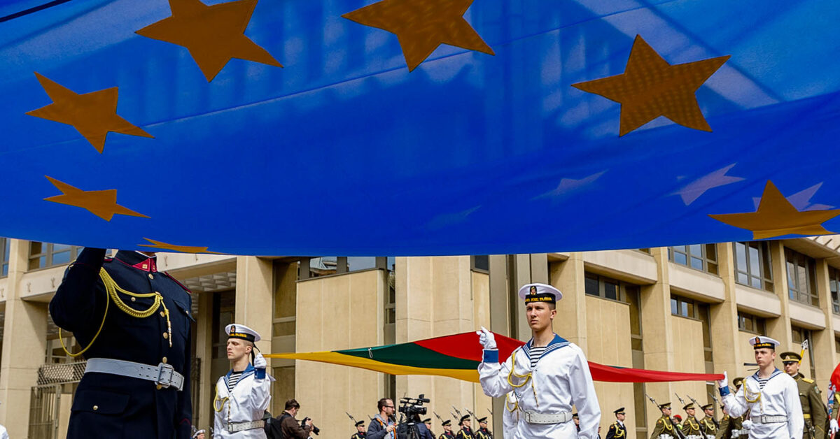 22 lata Litwy w Unii Europejskiej. Pavilionis: „Dziś sytuacja mogłaby przypominać Donbas”