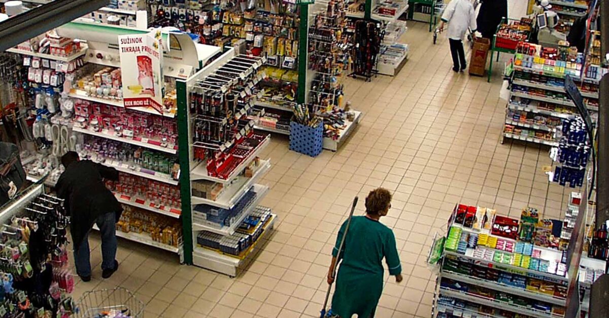 Fala drobnych kradzieży w sklepach wymyka się spod kontroli