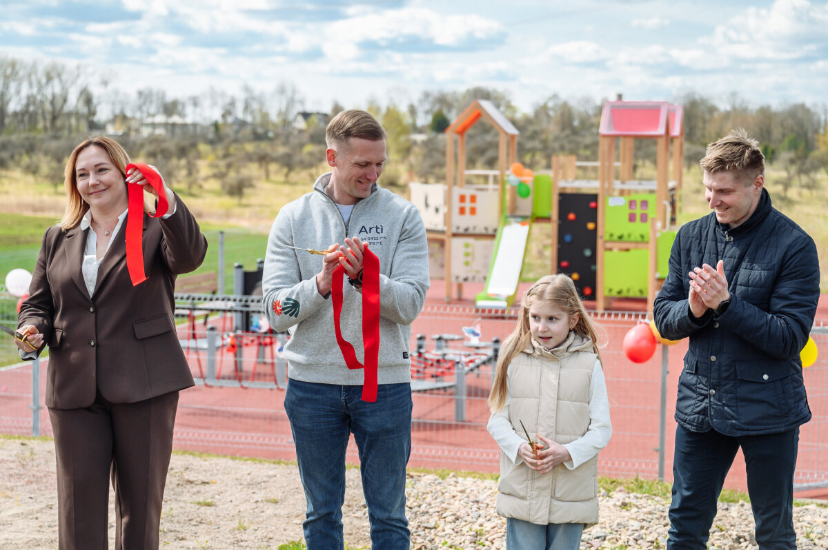 Uroczyste otwarcie nowej przestrzeni rekreacyjno-sportowej w Podbrzeziu.