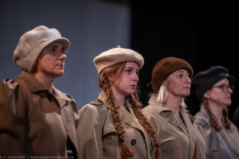 Spektakl „Kryptonim: KOZY”.