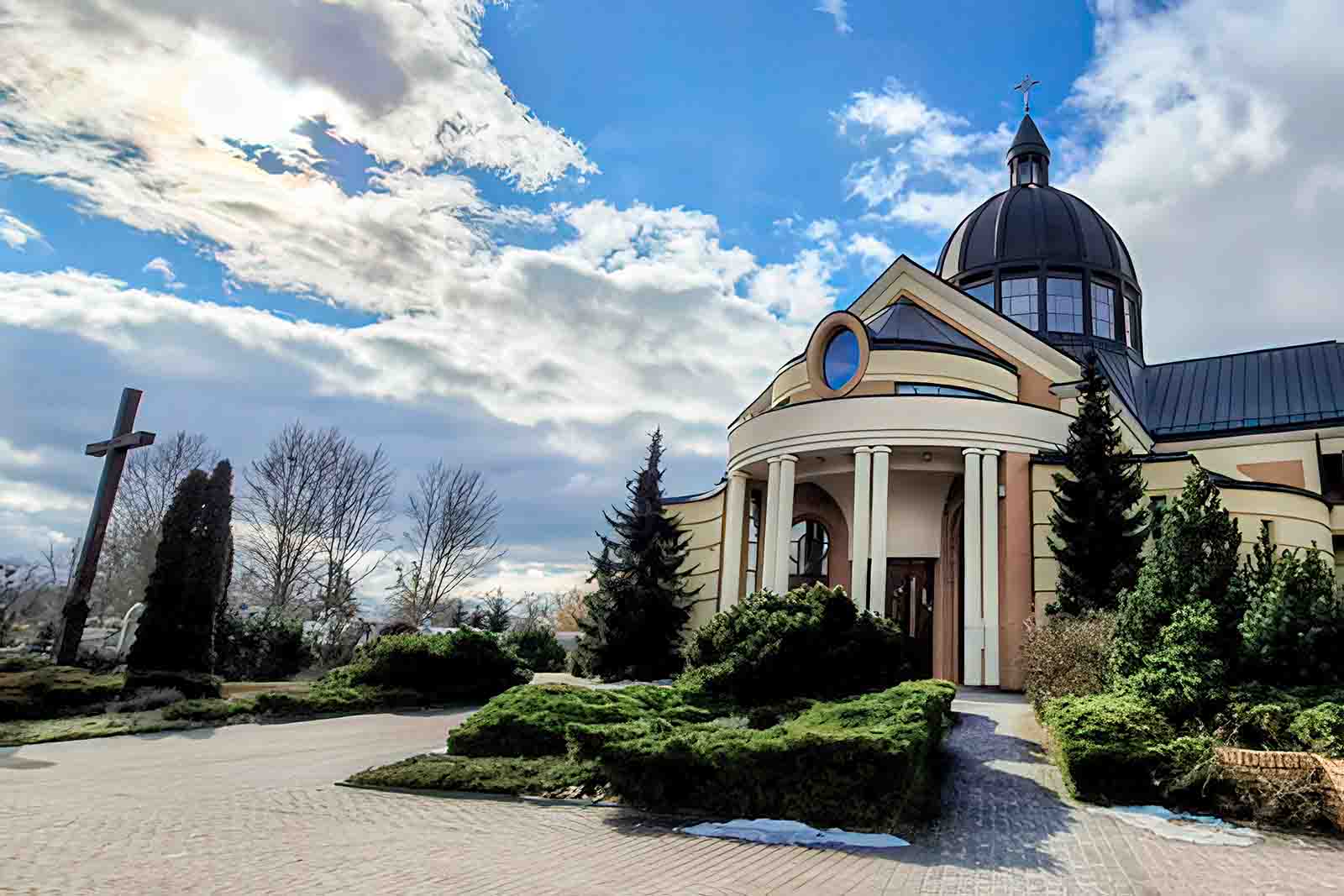 Parafia pw. św. Antoniego Marii Zaccarii została erygowana 5 lipca 1995 r.