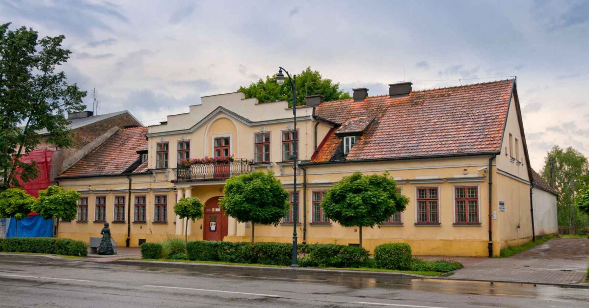Odbrązowiona Maria Konopnicka. Nowe spojrzenie na narodową wieszczkę