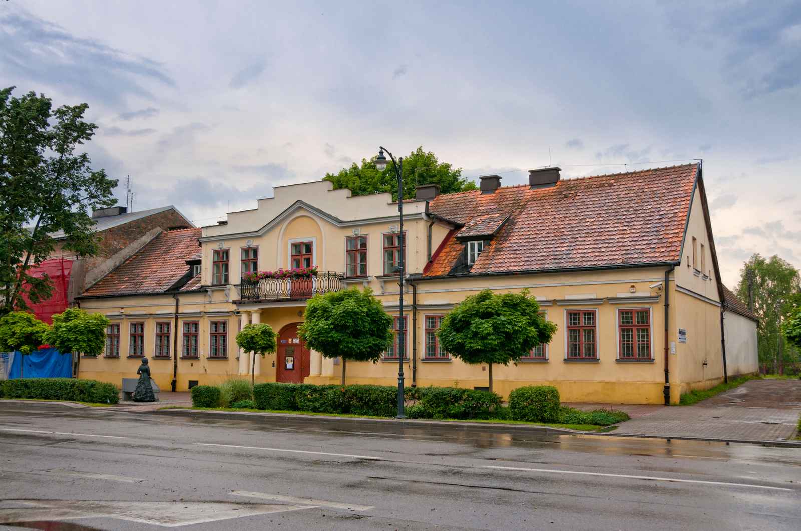 Dom narodzin Marii Konopnickiej w Suwałkach, obecnie mieści się w nim muzeum pisarki.